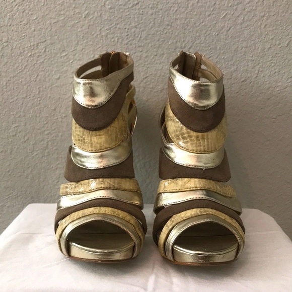 Steve Madden gold strappy heels - Picture 1 of 4